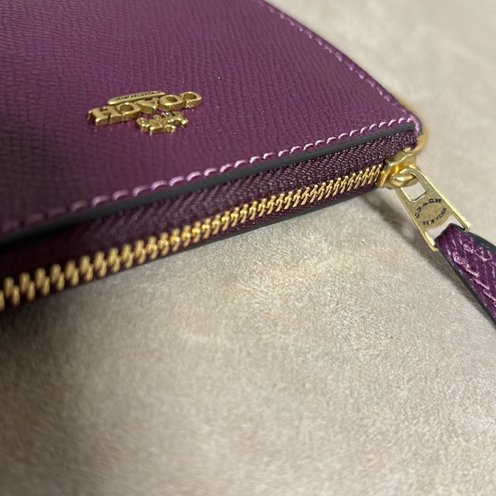 New Coach XGrain Mini ID SKNY Key & Card Holder only- Deep Berry - Picture 8 of 14